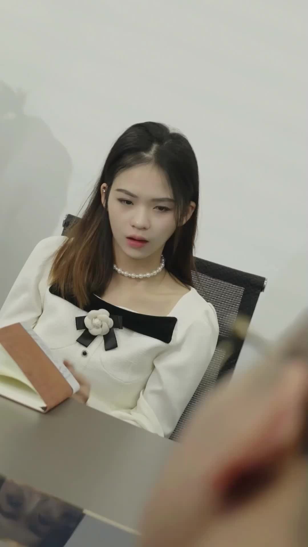 23
