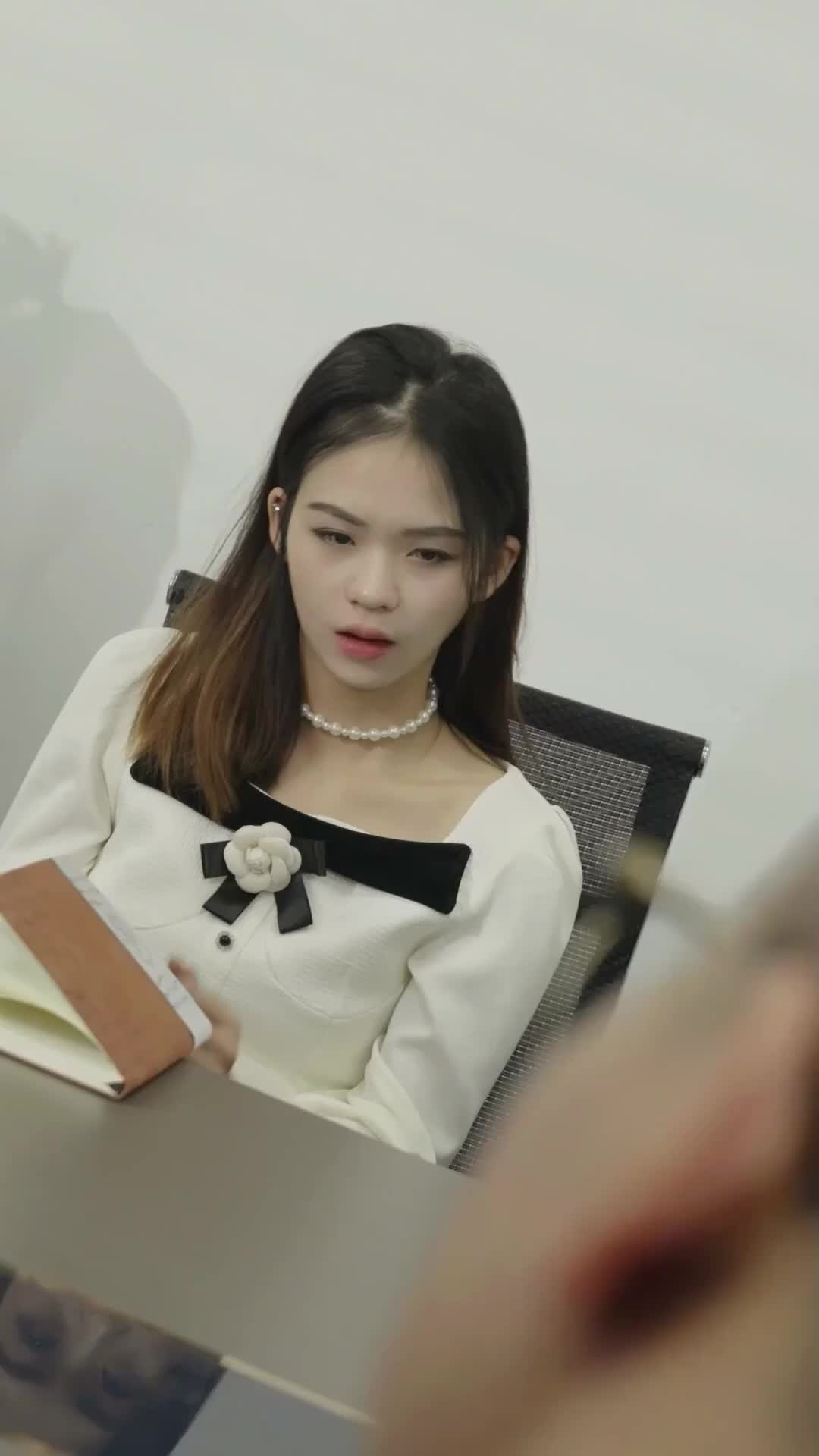 23
